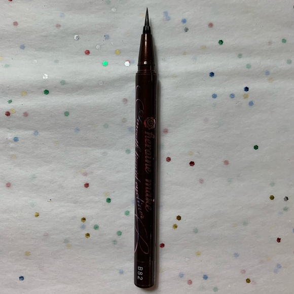 Stila Magnum XXX Mascara + Kiss Me Heroine Make Smooth Liquid Eyeliner - Picture 5 of 5